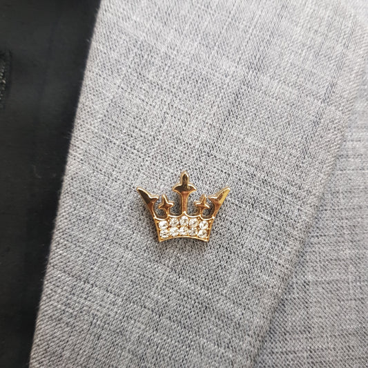 Golden Royal King Lapel Pin