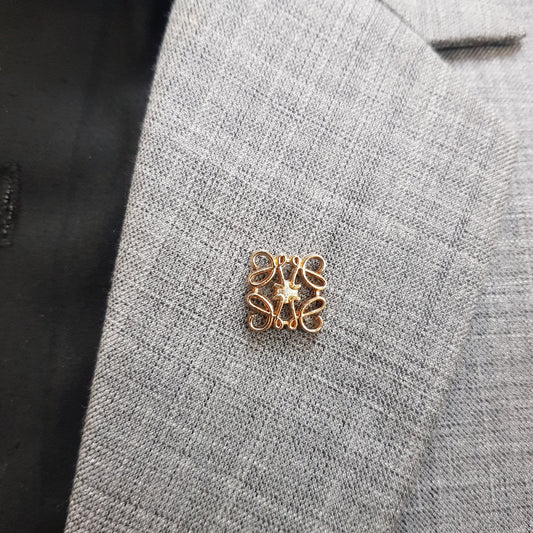 Golden Regal Loop Lapel Pin