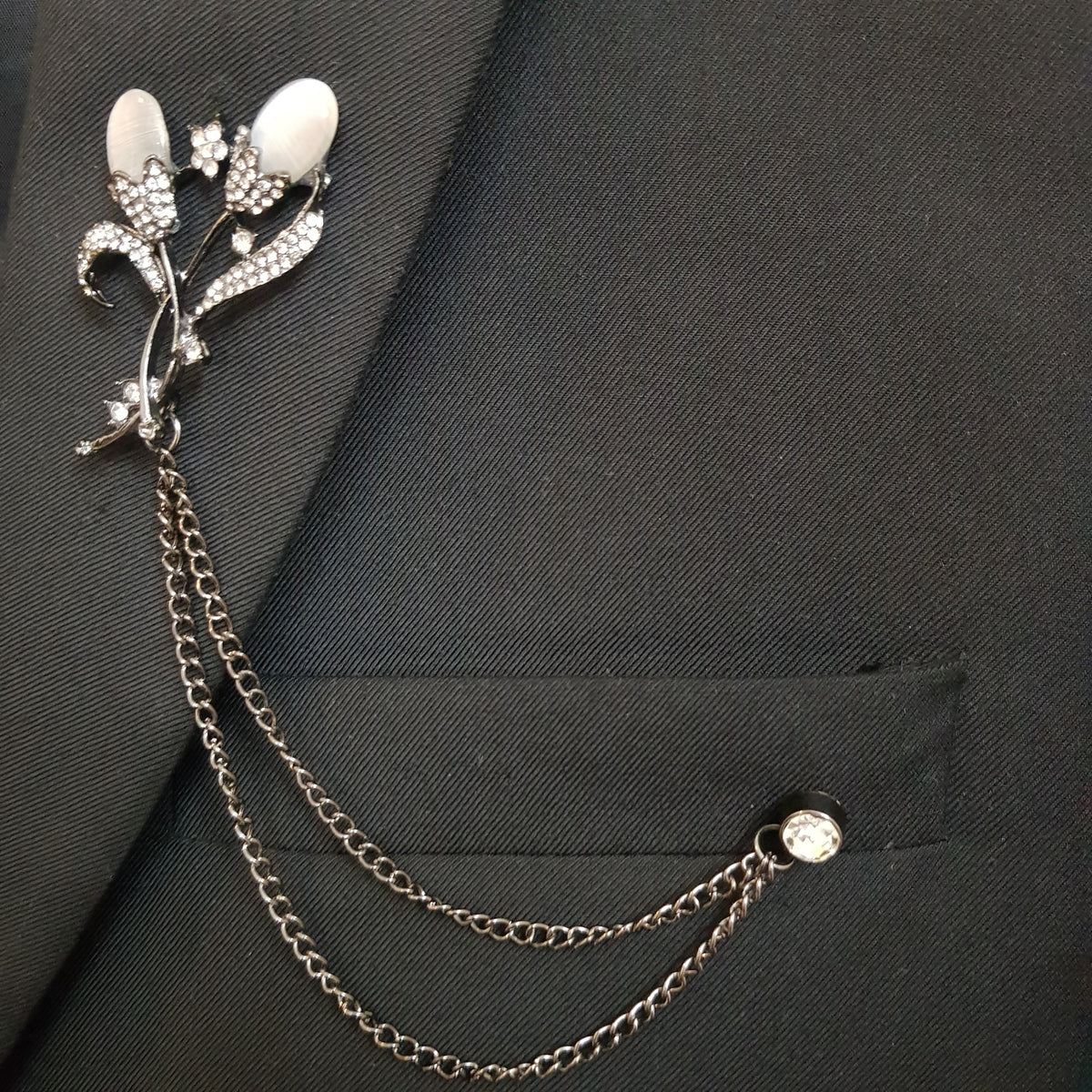 Vintage Elegant Bloom Brooch